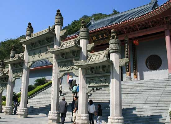 飞来寺大门