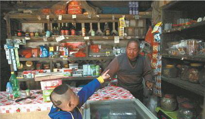 古街上现在唯一的商店。
